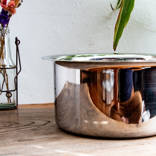 【6個セット】取っ手のないインドの鍋　バゴーナー　パティラ 容量：3L程度 外径：約23cm ステンレス製 4 - 他では見られない、独特の形状です。