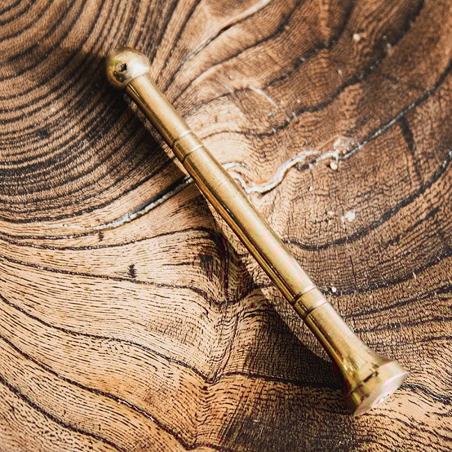 【6個セット】ミニミニサイズのスパイスグラインダー  真鍮 4.5cm 8 - スティックが付属します。