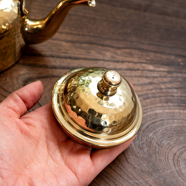 【6個セット】インドの豪華絢爛 ブラスケトル やかん ティーポット 約500ml 12 - 蓋もころんとしていて可愛らしい。