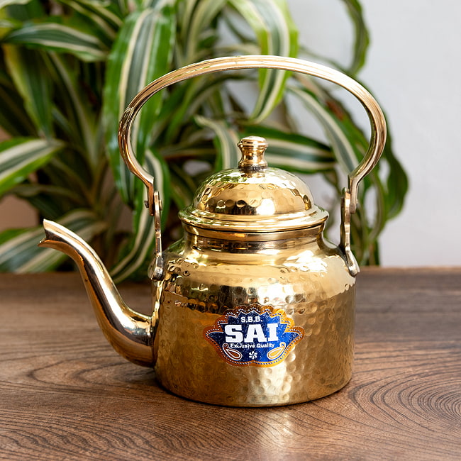【6個セット】インドの豪華絢爛 ブラスケトル やかん ティーポット 約500ml 3 - 絵になるやかんです。ステンレスにブラス加工をしており、掃除もらくらく。