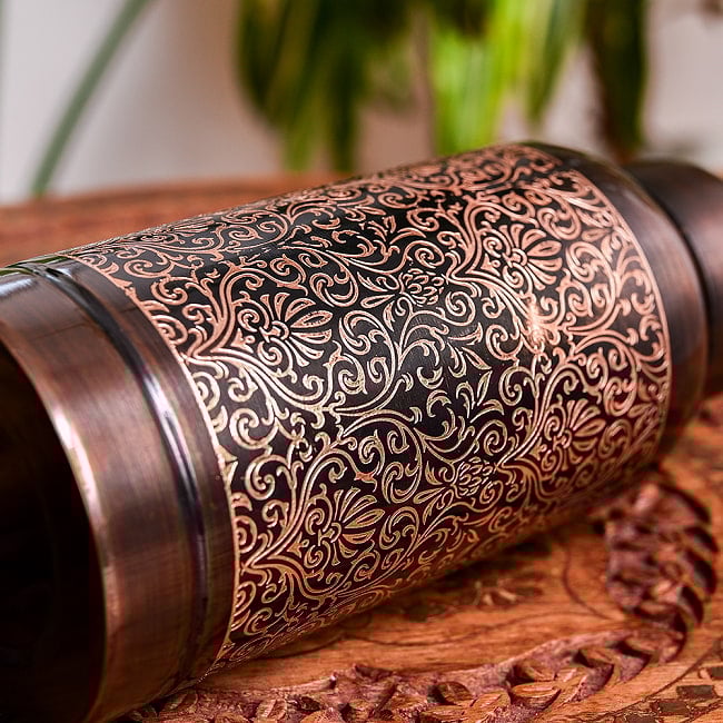 【6個セット】アーユルヴェーダ 高級銅製ウォーターボトル 水筒 ダマスク柄が美しい マグボトル 水差し〔約600ml〕 5 - 拡大写真です