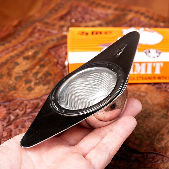 【6個セット】受け皿付き　ティーストレーナー　インドのレトロデザイン　チャイ用の茶こし器　紅茶や緑茶　ハーブティー 10 - このくらいのサイズ感となります