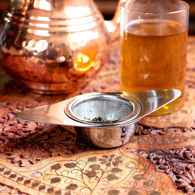 【6個セット】受け皿付き　ティーストレーナー　インドのレトロデザイン　チャイ用の茶こし器　紅茶や緑茶　ハーブティー 11 - とても良い雰囲気
