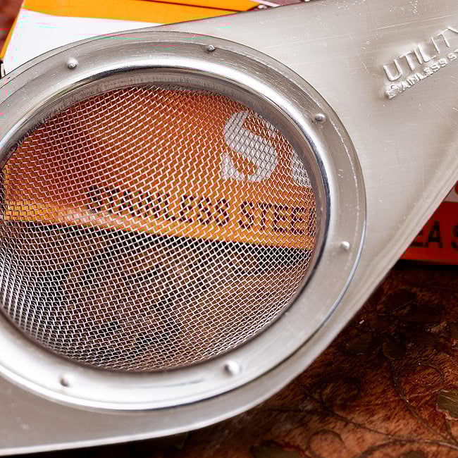 【6個セット】受け皿付き　ティーストレーナー　インドのレトロデザイン　チャイ用の茶こし器　紅茶や緑茶　ハーブティー 15 - 拡大写真です