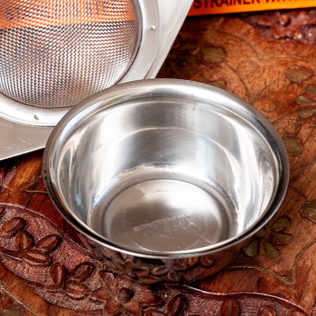 【6個セット】受け皿付き　ティーストレーナー　インドのレトロデザイン　チャイ用の茶こし器　紅茶や緑茶　ハーブティー 16 - 受け皿の写真です