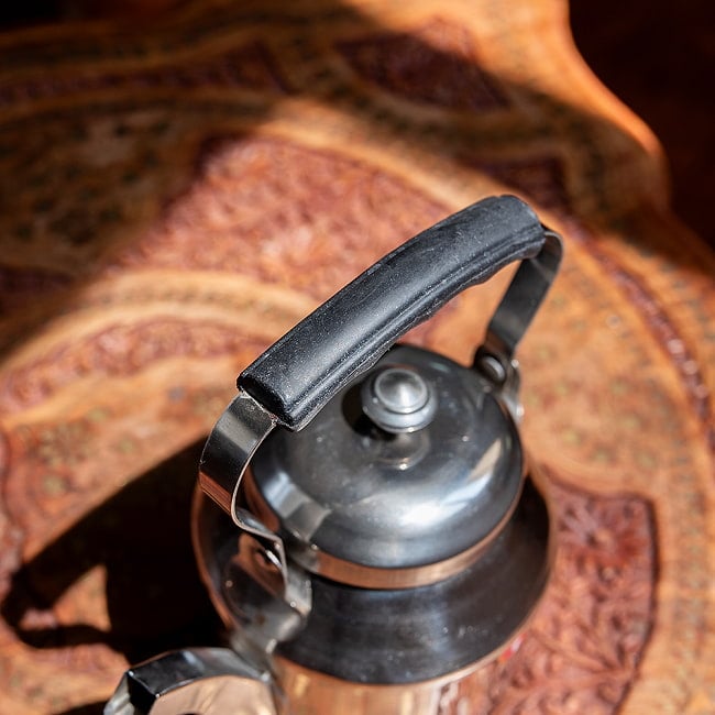 【6個セット】小ぶりで可愛い　ティーケトル　昔ながらのレトロなフォルム　インドのやかん 10 - 持ち手部分です