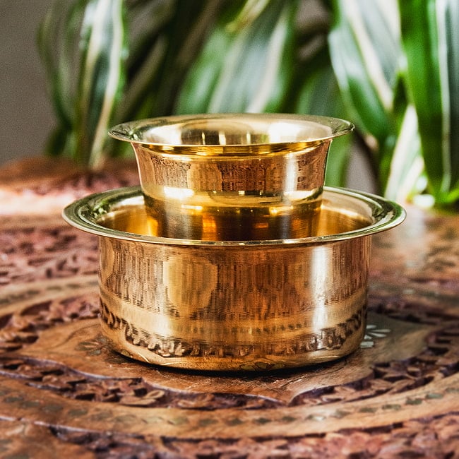 【6個セット】南インドのコーヒーカップとソーサーセット ブラス製 2 - 南インドでは日常的に使われているソーサーとコーヒーカップのセットです