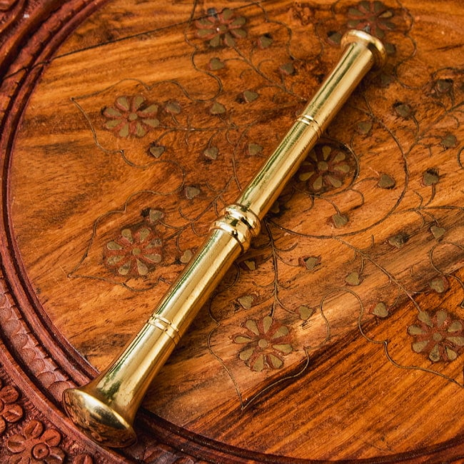 【6個セット】オーセンティックでエレガントな真鍮のスパイスグラインダー 高さ：約14cm 10 - スティックもクラシックで格調高いですね。