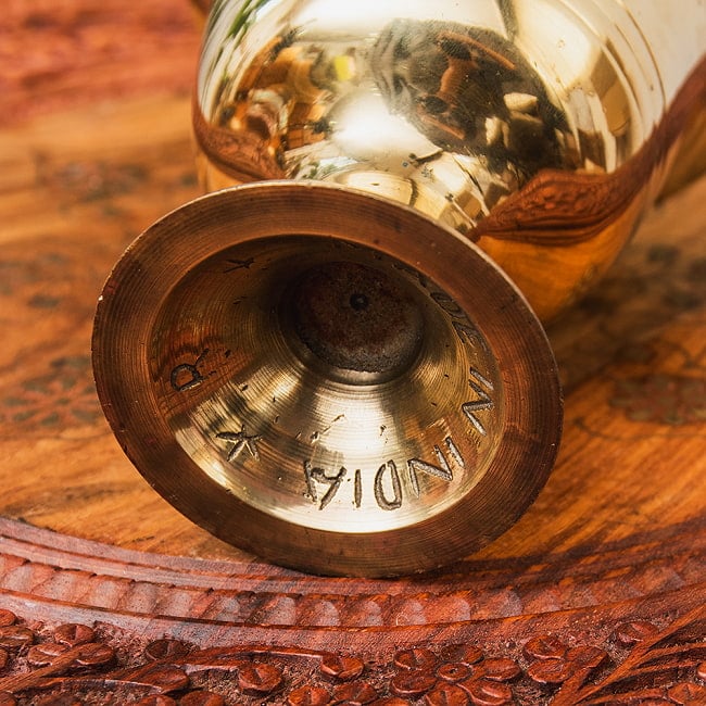 【6個セット】オーセンティックでエレガントな真鍮のスパイスグラインダー 高さ：約14cm 8 - 底の部分の様子です。