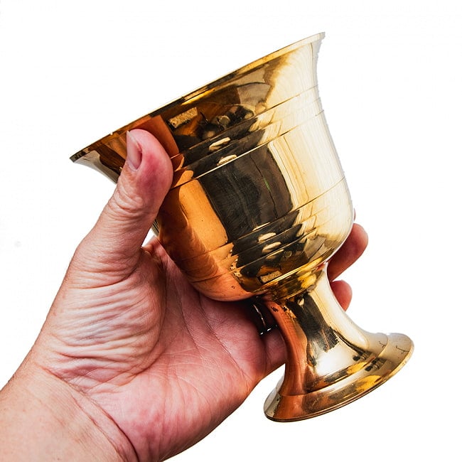 【6個セット】オーセンティックでエレガントな真鍮のスパイスグラインダー 高さ：約14cm 9 - これくらいのサイズ感になります。