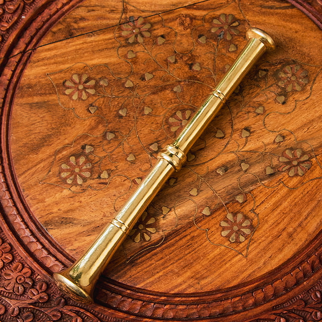 【6個セット】オーセンティックでエレガントな真鍮のスパイスグラインダー 高さ：約16cm 10 - スティックもクラシックで格調高いですね。