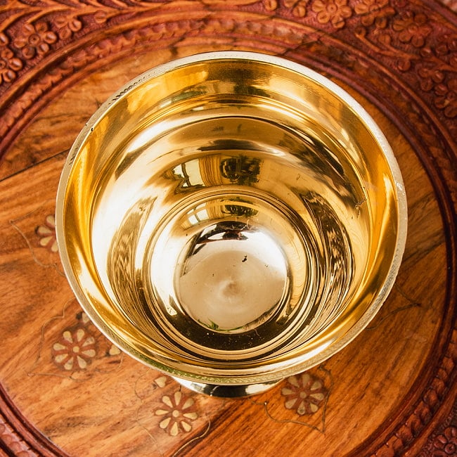 【6個セット】オーセンティックでエレガントな真鍮のスパイスグラインダー 高さ：約16cm 4 - 上からの写真です