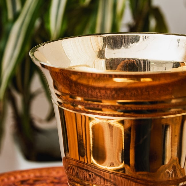 【6個セット】オーセンティックでエレガントな真鍮のスパイスグラインダー 高さ：約16cm 5 - 淵の部分です。