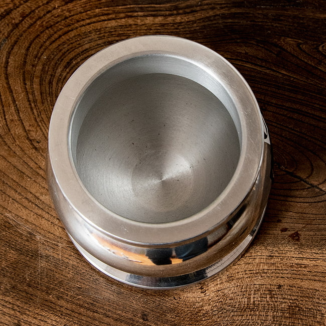 【6個セット】アルミ製のスパイスグラインダー クラシックな壺型 高さ：9.5cm 5 - 上からの様子です。