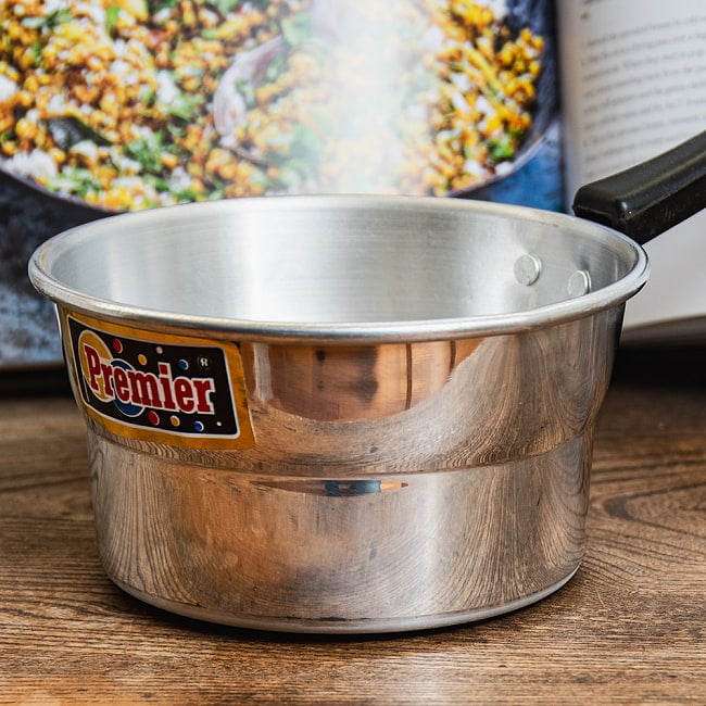 【6個セット】軽くて取り回しが便利な インドのアルミ片手鍋 チャイ煮出しなどに 直径15.5cm 900cc程度 3 - 上側が広がっています。