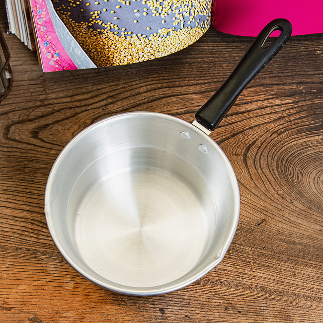 【6個セット】軽くて取り回しが便利な インドのアルミ片手鍋 チャイ煮出しなどに 直径17.5cm 1100cc程度 4 - 上からの様子です。