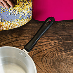 【6個セット】軽くて取り回しが便利な インドのアルミ片手鍋 チャイ煮出しなどに 直径17.5cm 1100cc程度 - サブ5