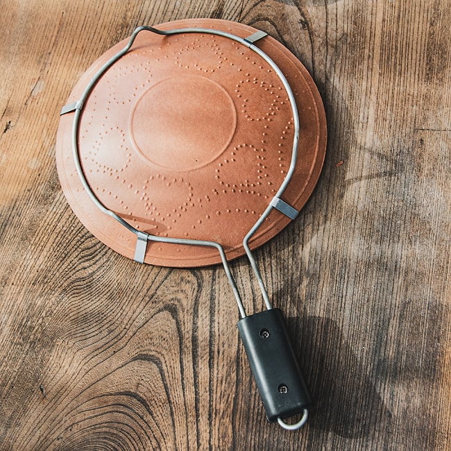 【6個セット】素焼きのチャパティパン（観賞用） 7 - 裏面です。足つきです。