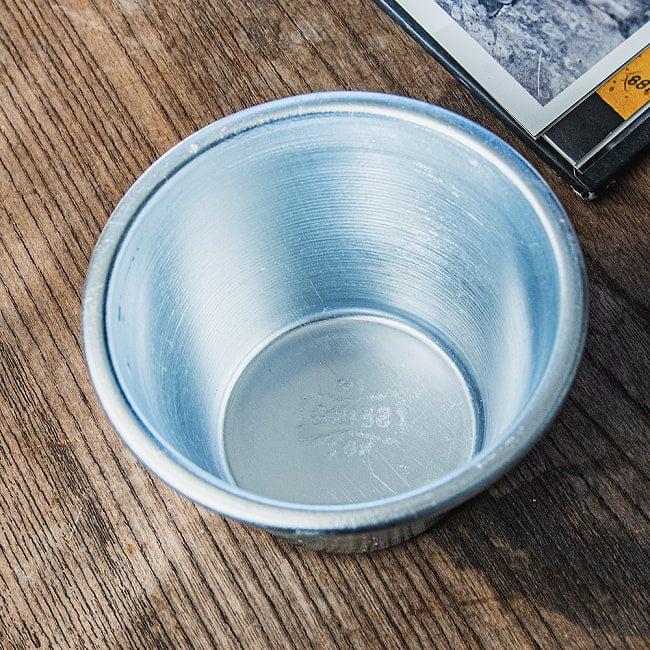 【6個セット】インドの アルミ製ミニカップ カレーやスイーツに 直径8.5cm程度 4 - 上からの写真です。