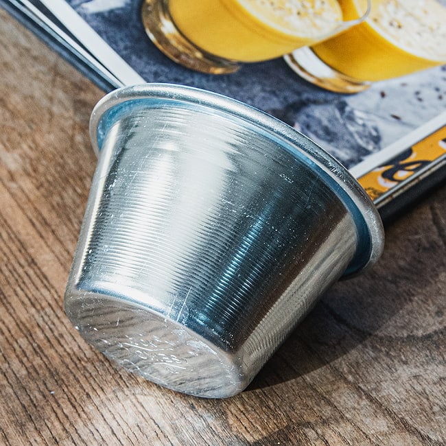 【6個セット】インドの アルミ製ミニカップ カレーやスイーツに 直径8.5cm程度 5 - 側面を見てみました。