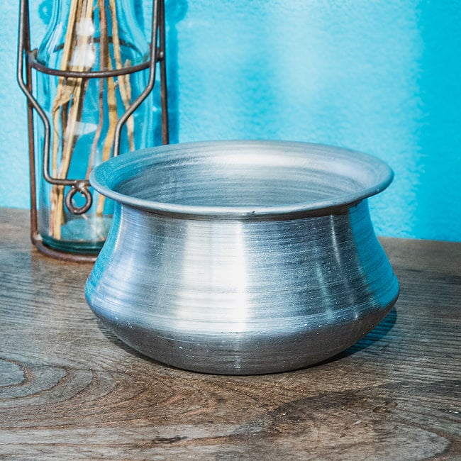 【6個セット】ロタ インドの水さし【アルミ】 直径11cm 2 - インドらしい造形の水差しです。