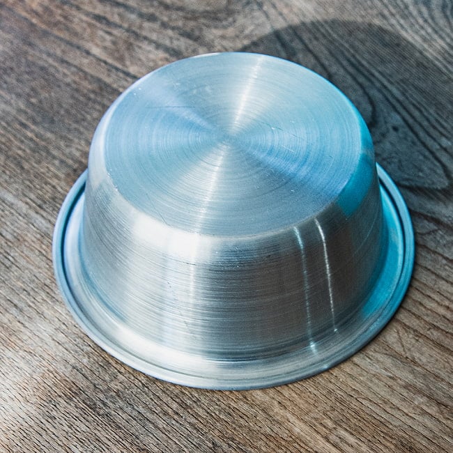 【6個セット】インドの アルミ製ミニカップ スナックボウル 直径14cm程度 5 - 裏面です