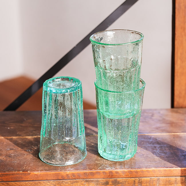 【6個セット】[色々訳あり品・もったいないクオリティ]ハノイの伝統的ビアホイグラス　ビールジョッキ　ベトナムの屋台文化を感じる　無骨で温かみのあるビールグラス　中ジョッキ　〔約12.5cm×約8cm  18 - 重ねるとこのような感じになります