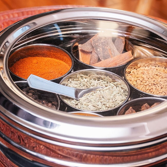 【6個セット】中身が見える！シースルー蓋の円形スパイスボックス　7種類のスパイスを入れられる[直径約19cm] 5 - 拡大写真です