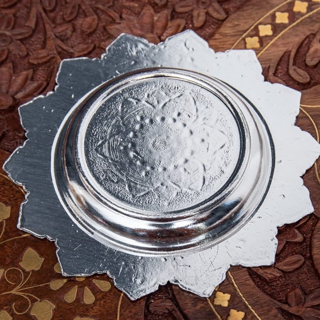 【6個セット】タイのお供え入れ 飾り皿 - 直径：約10.5cm 6 - 裏面はシンプルです。