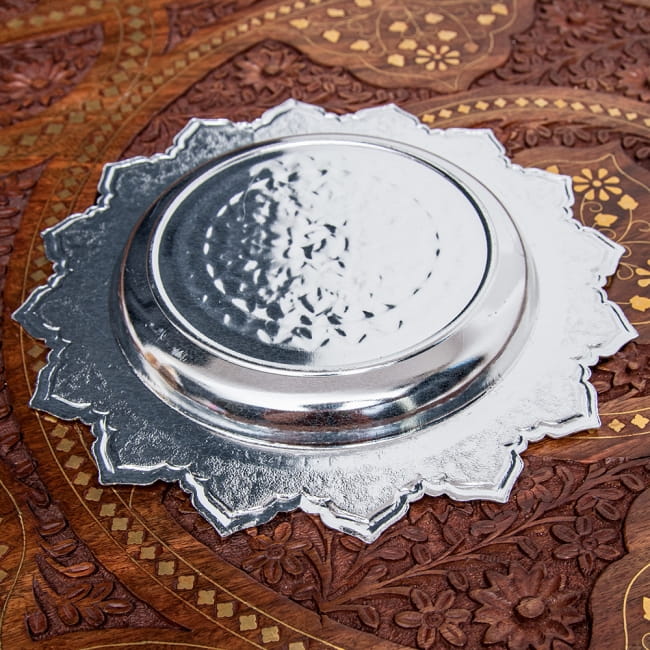 【6個セット】タイのお供え入れ 飾り皿 - 直径：約22cm 6 - 裏面はシンプルです。