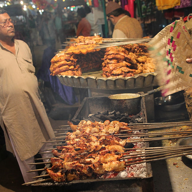【3本セット】インドの鉄串 約60cm タンドリーチキンやシークケバブに 9 - インドの屋台風景