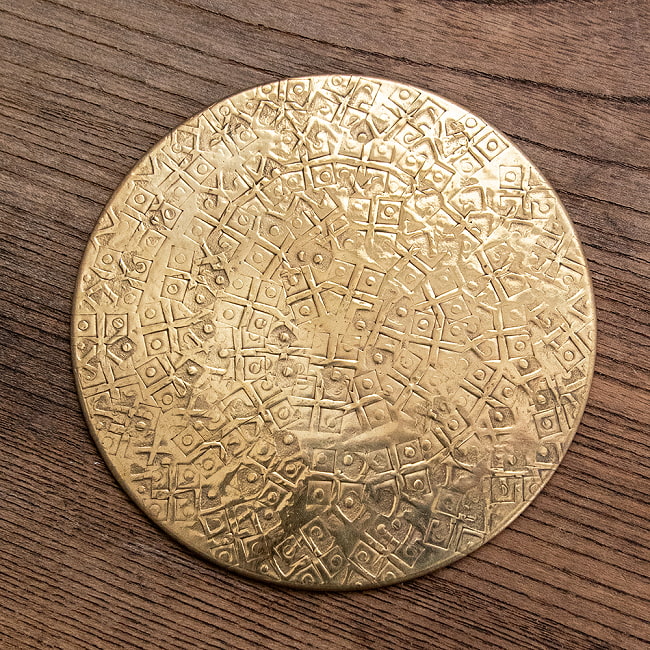 【4個セット】ムスリム職人の手仕事が息づく ブラスコースター ブロックパターン 5 - 真上から見てみました。