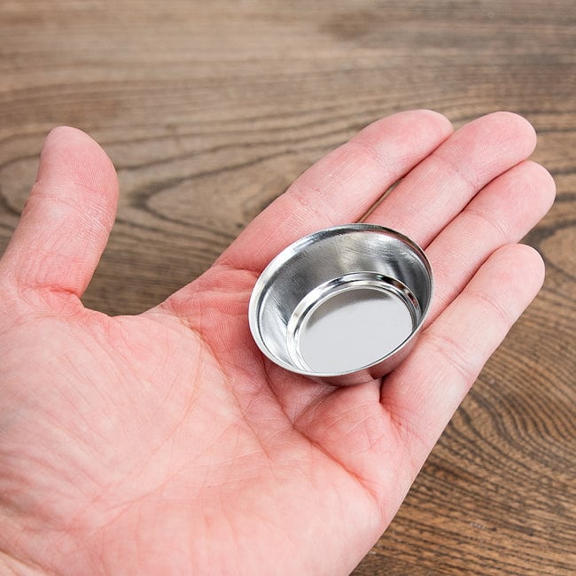 【4個セット】とっても小さい！タイのミニ小皿 ミニボウル 直径：約4.5cm 6 - これくらいのサイズ感です。