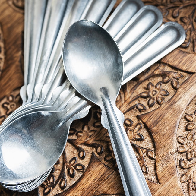 【17個セット】〔12本セット〕無骨さが魅力 タイのアンティークテイストなアルミスプーン〔約17.5cm〕 4 - 先端部分