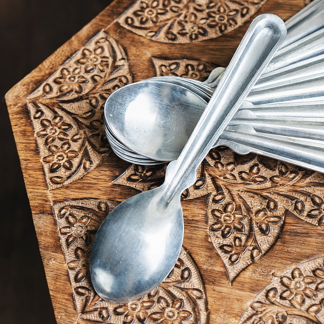 〔204本セット〕無骨さが魅力　タイのアンティークテイストなアルミスプーン〔約17.5cm〕 6 - 裏面です