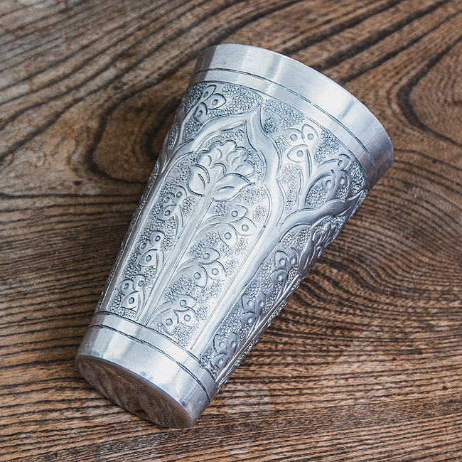 【4個セット】ムスリム職人の手仕事が息づく 薄彫り ラッシーグラス 高さ13.5cm程度 5 - 細かな装飾が美しいですね。