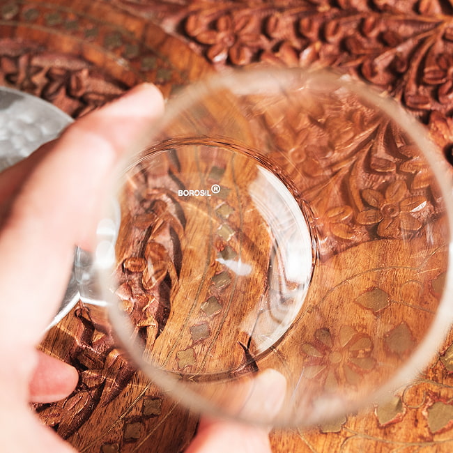 【3個セット】〔BOROSIL〕〔約350ml〕ボロシル ビジョングラス 〔ラージサイズ〕VISION GLASSES LARGE 〔並行輸入品〕洗練されたモダンなデザイン、耐熱ガラスの実力 電子レ 9 - 内側底面の写真です