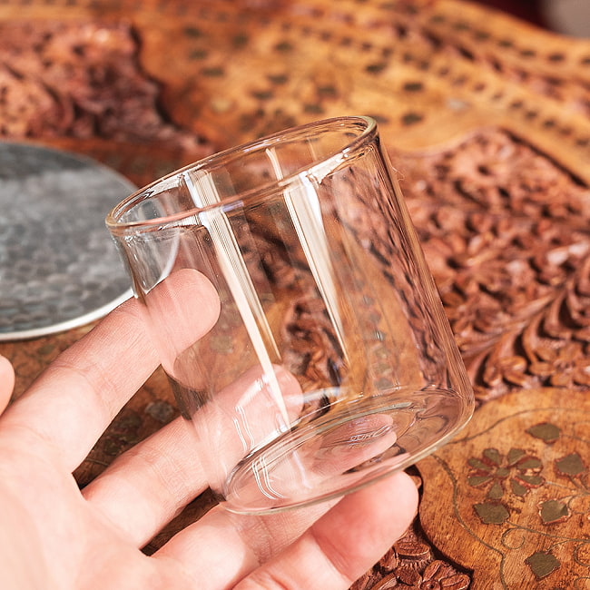 【3個セット】〔BOROSIL〕〔約205ml〕ボロシル ビジョン スクワットグラス 〔 スモールサイズ〕 VISION SMALL SQUAT GLASSES 〔並行輸入品〕 洗練されたモダンなデザ 4 - このくらいのサイズ感になります