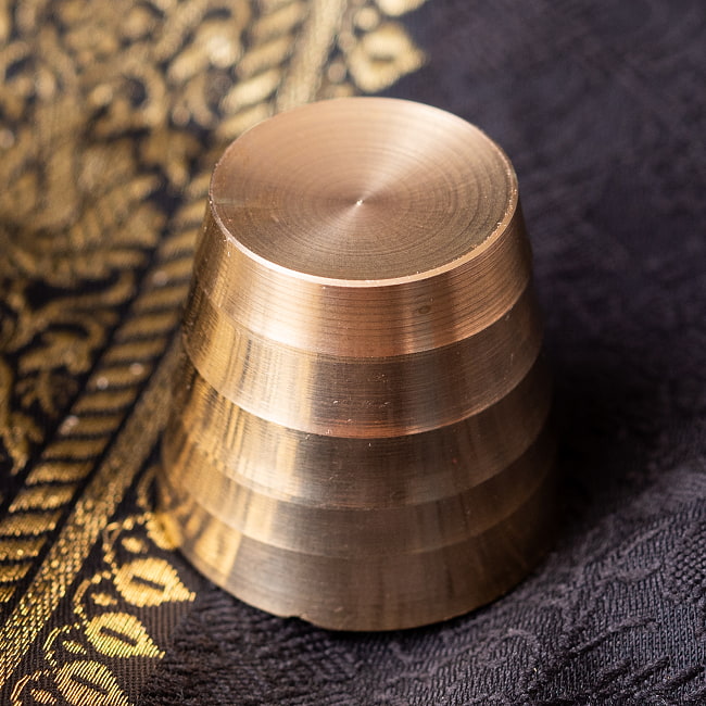 【3個セット】インドの礼拝用 ブラス製 プージャグラス カップ[約2.8cm×約3cm] 6 - 側面の拡大写真です