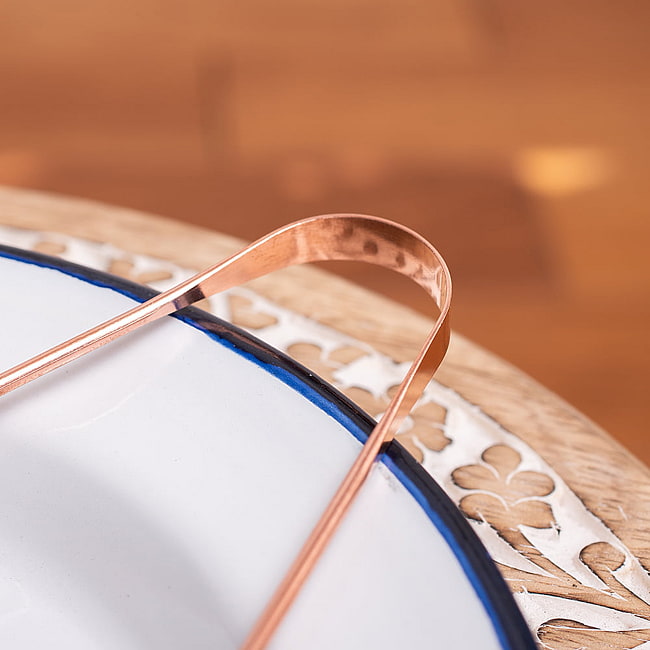 【5個セット】【贈り物にも 個包装対応】 舌の掃除機　タン スクレーパー　本場インドの銅製　ラージタイプ　アーユルヴェーダ式舌磨きへ 8 - この部分を舌に当てます