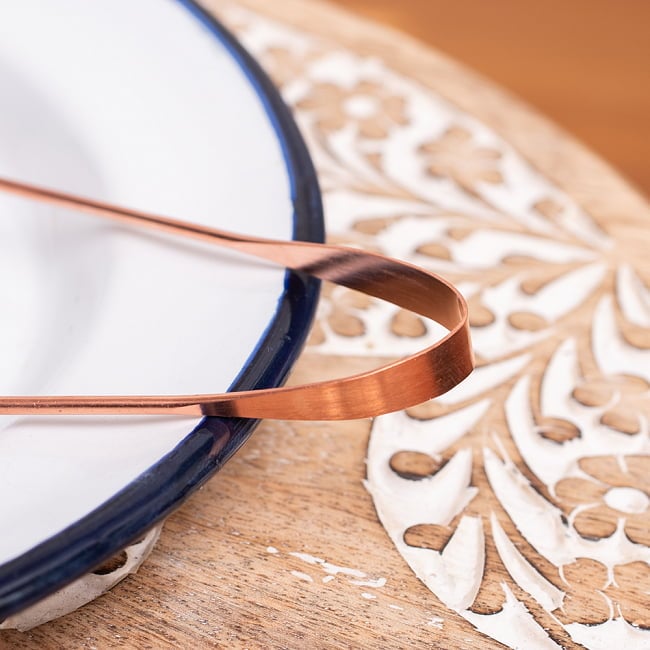 【お得な業務用・100個セット】舌の掃除機　タン スクレーパー　本場インドの銅製　ミディアムタイプ　アーユルヴェーダ式舌磨きへ 6 - 別の角度から