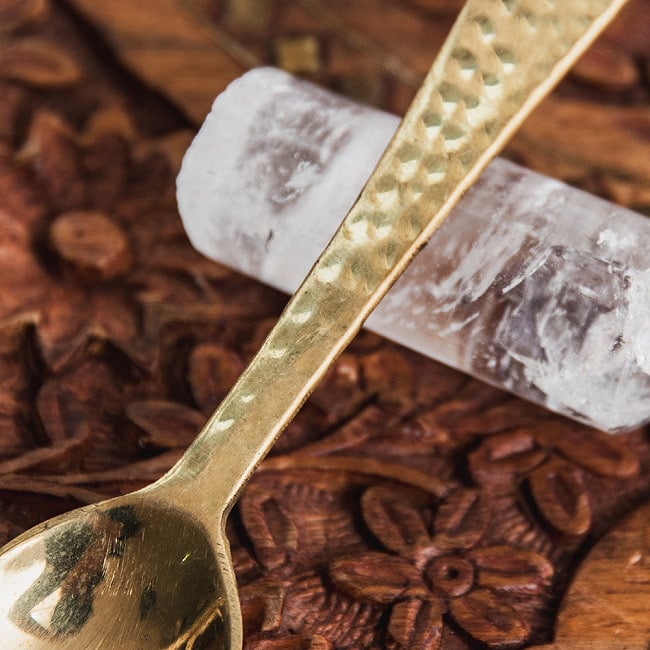 【6個セット】礼拝用 ブラススプーン 槌目 13.5cm 4 - 細部を見てみました。