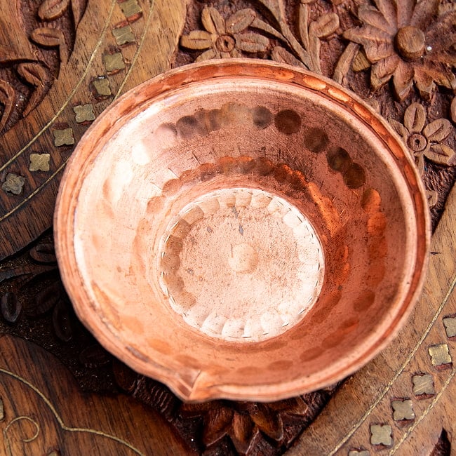 【3個セット】ディヤ Diya - ネパールの銅製 オイルランプ/小皿 直径7.5cm 4 - くぼみに灯心を寝かせてオイルランプとして使用します。