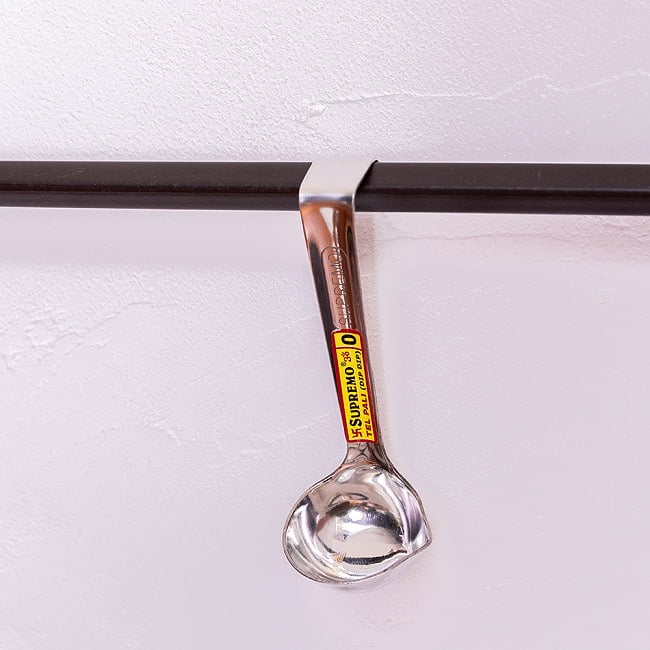 【12個セット】フック付き テルパリ インドの便利なミニレードル 約12ml ずっしり厚みのあるステンレス製　調味料をすくうのに便利 9 - いろんなとのころに引っ掛けることができます