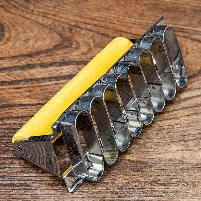 【6個セット】インドネシアのココナッツクッキー「クエ・バンキット」の型 8連 5 - このような型に抜けます