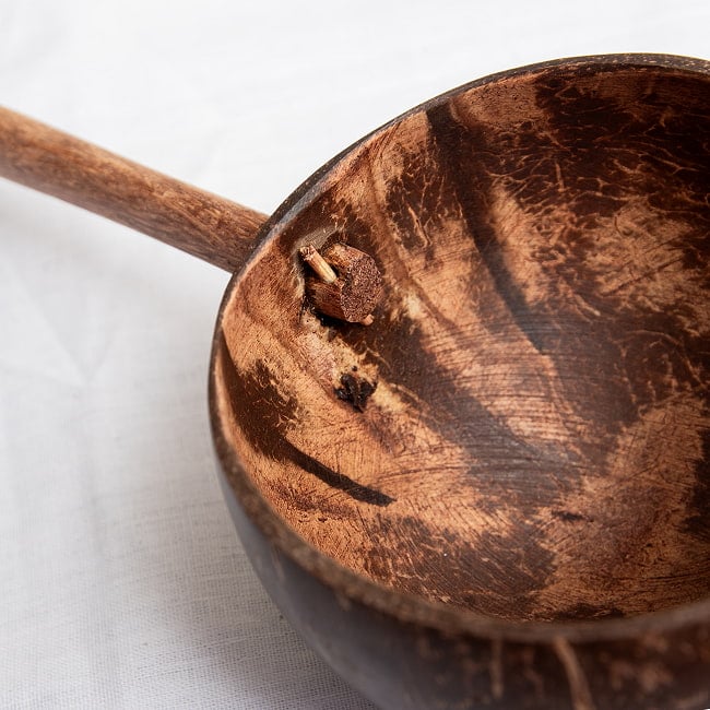 【6個セット】ココナッツの大きなお玉　持ち手ストレートタイプ 9 - お玉と柄の接続部分です。シンプルな構造ですね。