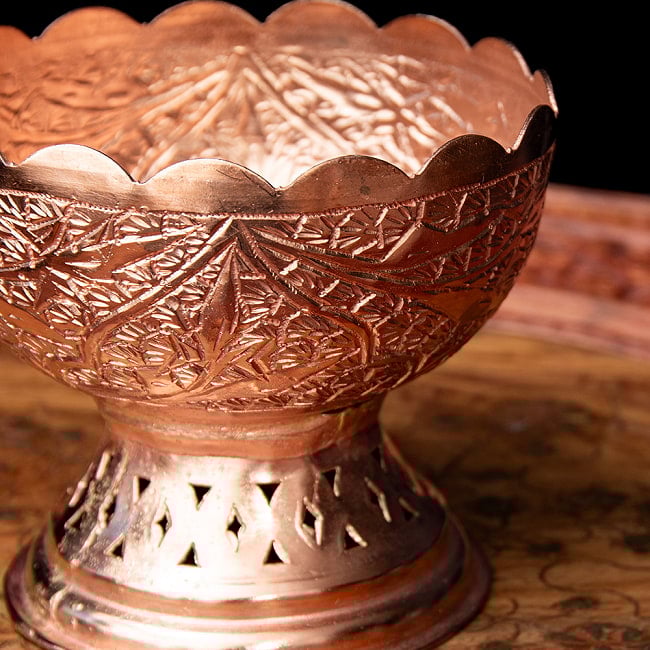 【6個セット】カシミールの重厚な精細彫金 脚付カトリ 高さ：9cm程度 5 - 職人による手彫りです。