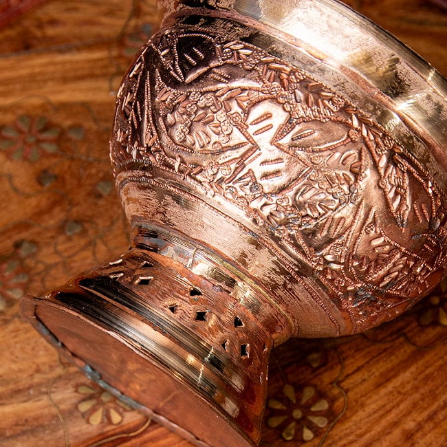 【6個セット】カシミールの重厚な精細彫金 脚付ボウル 高さ：11cm程度 5 - 細部を見てみました。