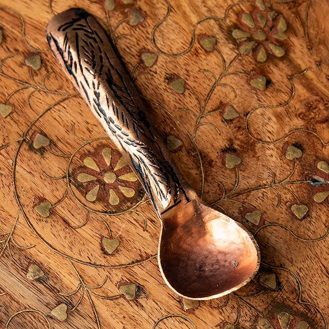 【6個セット】カシミールの重厚な精細彫金 ティースプーン 7 - 角度を変えてみてみました。