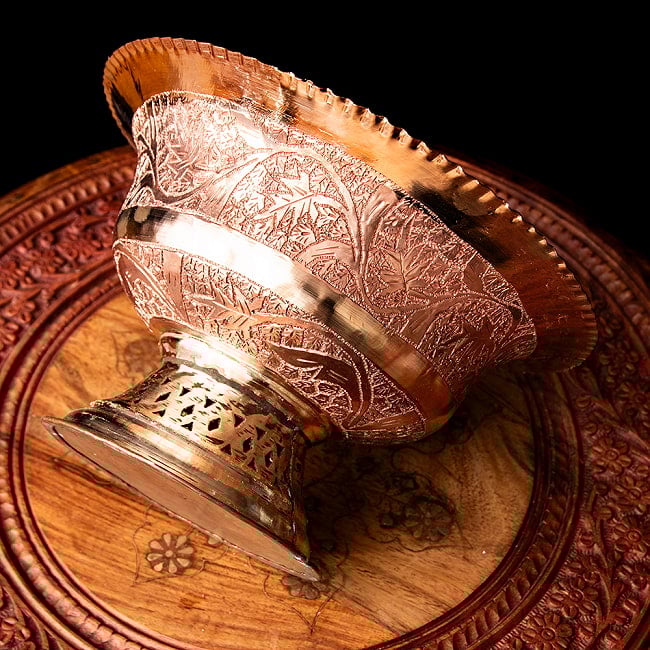 【6個セット】カシミールの重厚な精細彫金 大型 脚付きボウル 直径23cm 7 - 側面を見てみました。